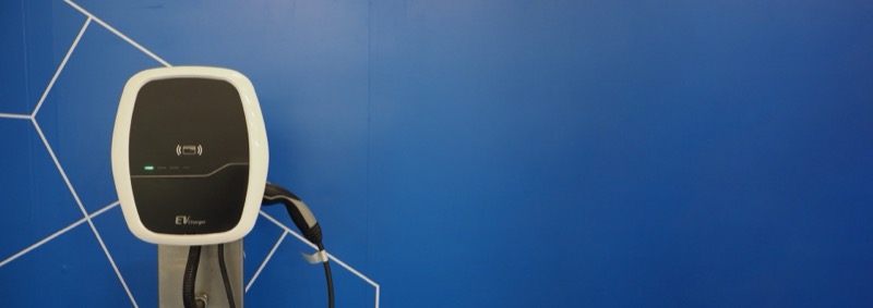 Wallbox-Anschluss und Steuerungstechnik für intelligentes Lastmanagement