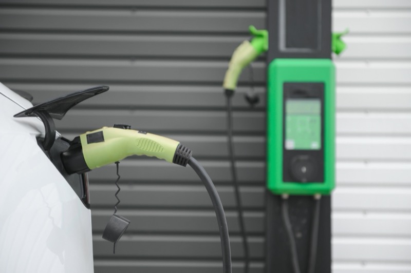 Zukunftskonzept E-Auto-Ladestation — bidirektionales Laden und Vehicle-to-Home